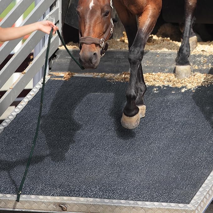 Heavy Duty Horse Stall Mats (20 Pack) - Stable Mats, Durable 3/4 in. Thick Rubber Flooring - Solid Black - 3.5&