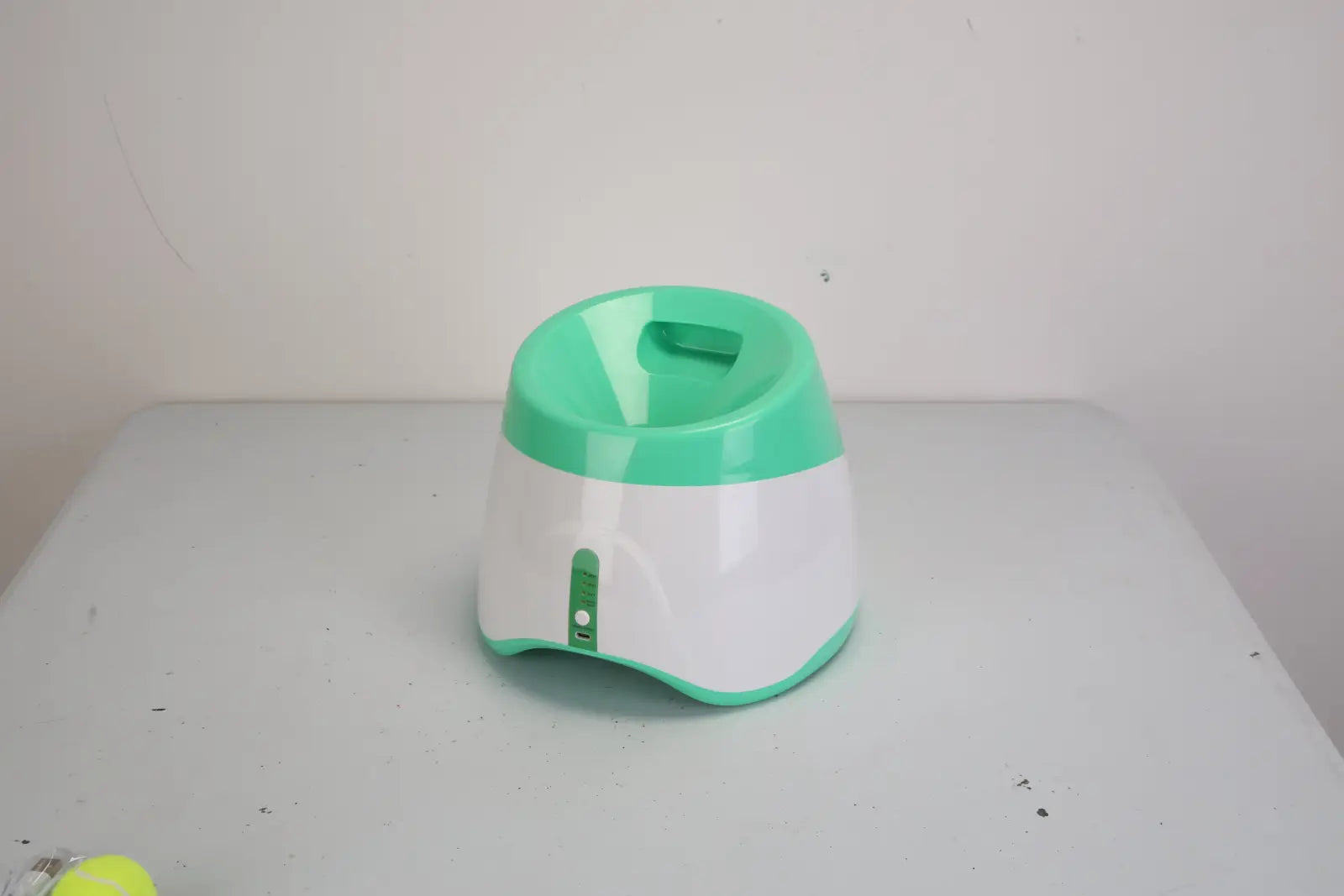 Automatic Dog Ball Launcher with 6 Tennis Balls