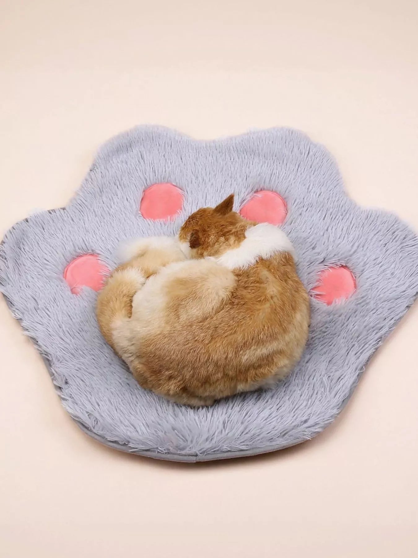 Cute Paw Shape Plush Pet Mat