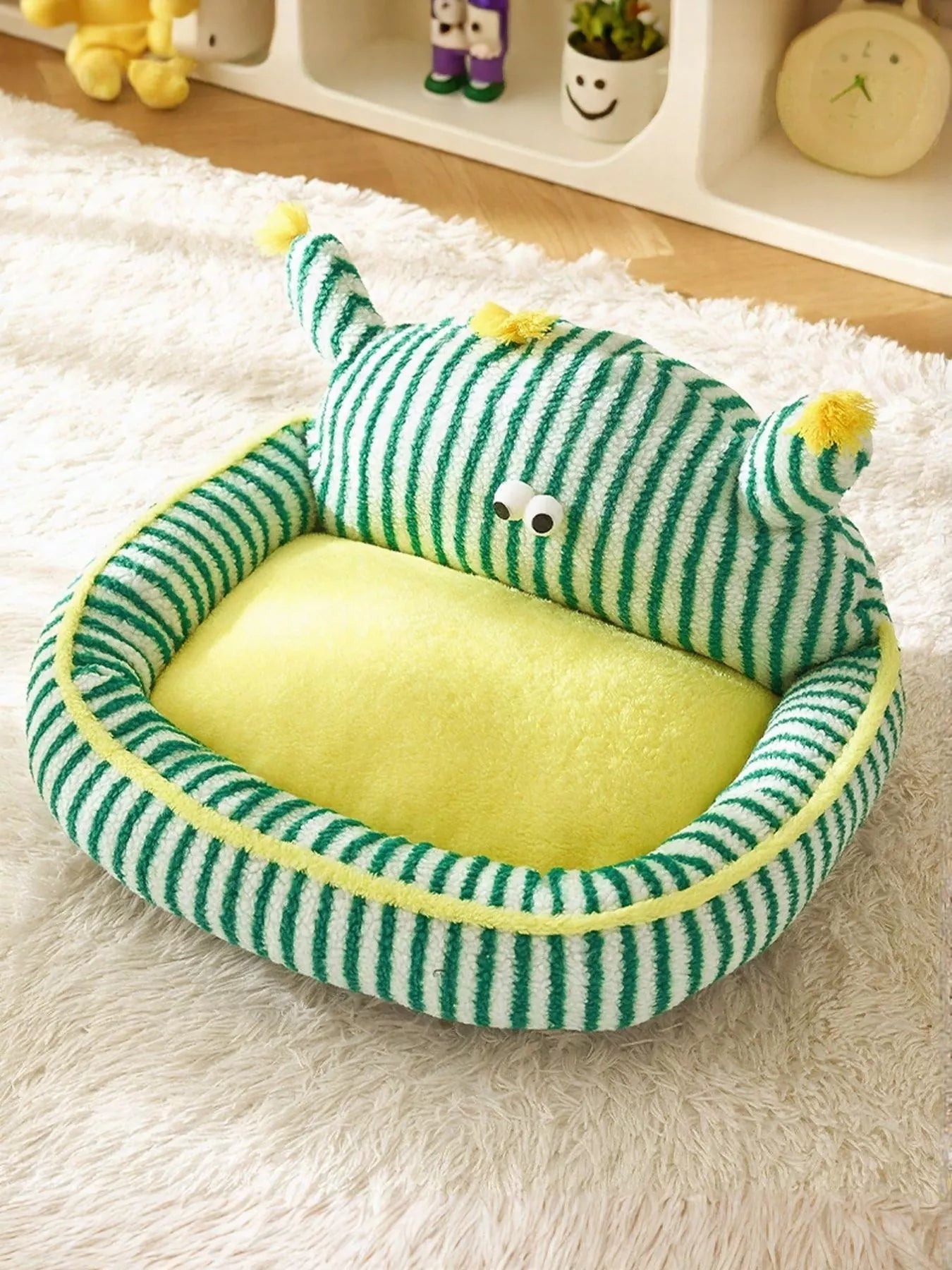 Striped Monster Design Pet Nest