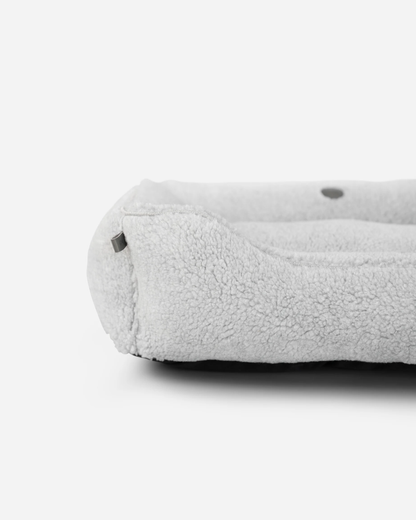 Chester &amp; Lee | Furry Sleeper Dog Bed Gray