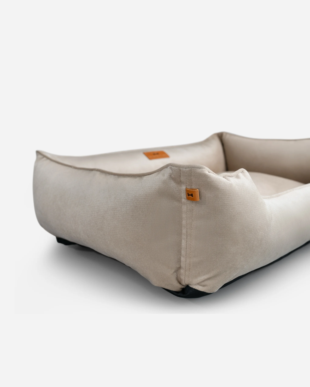 Chester &amp; Lee | Classic Velvet Sleeper Dog Bed Beige