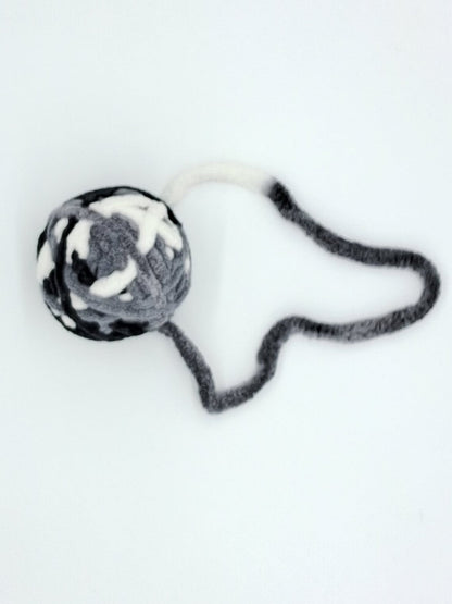 Kitty Cat Yarn Ball (SMALL)