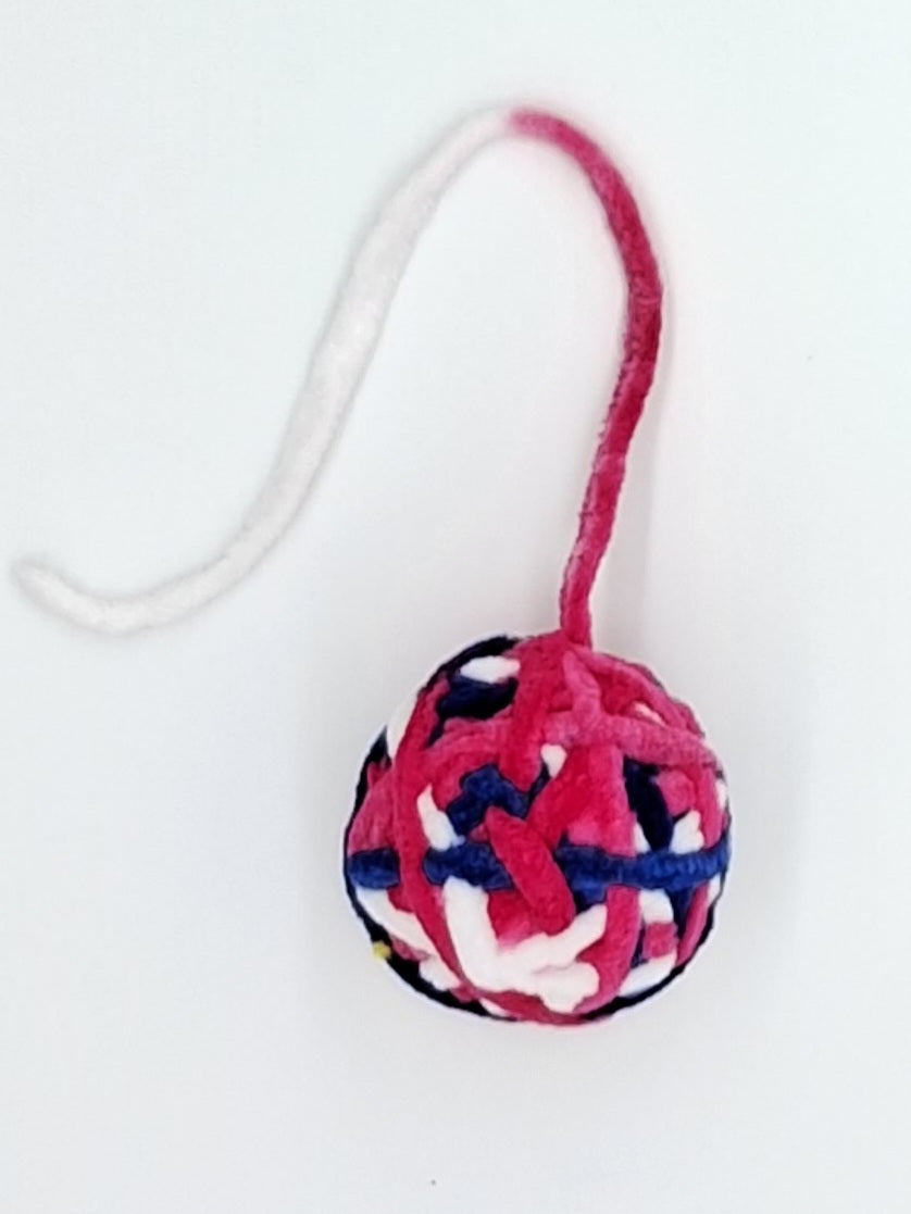 Kitty Cat Yarn Ball (LARGE)