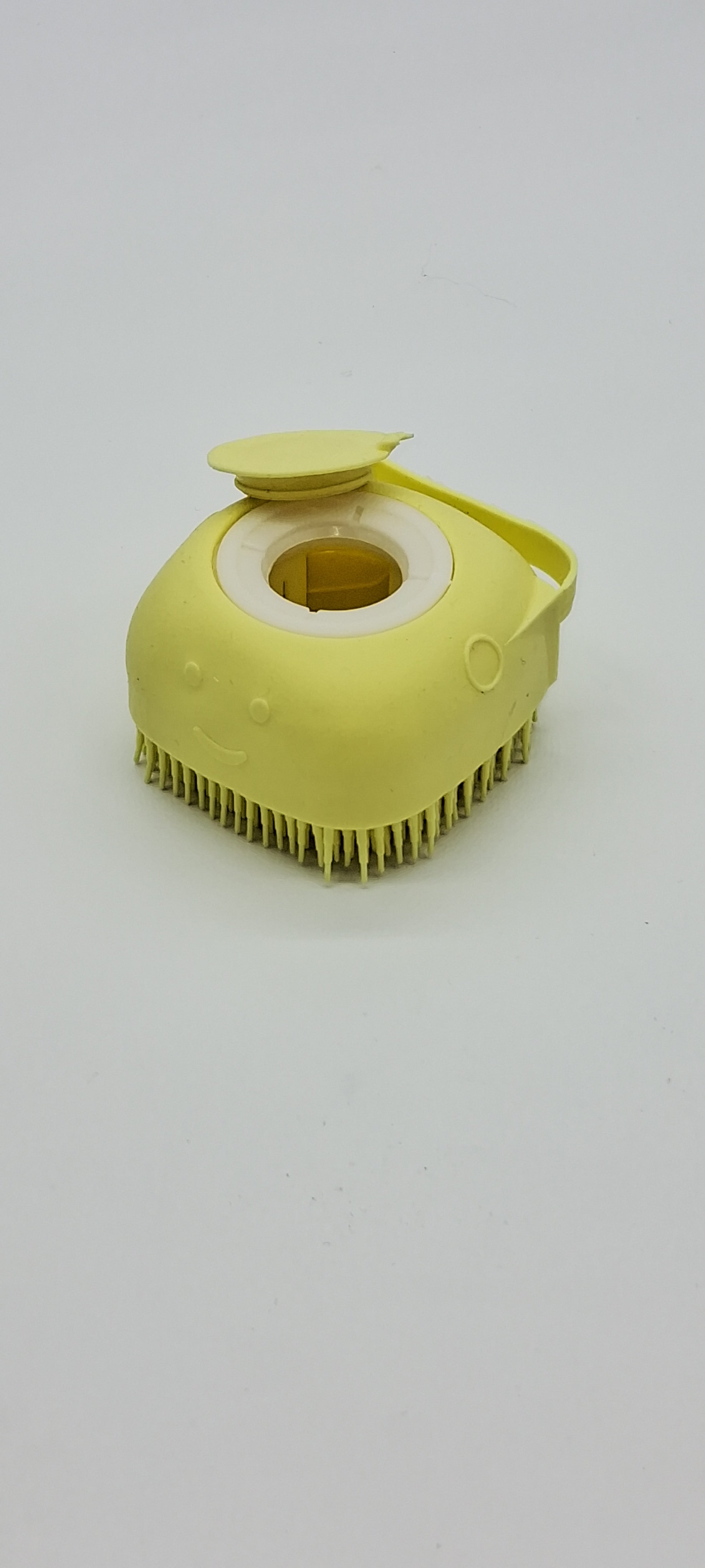 Pamper Shampoo &amp; Massage Brush