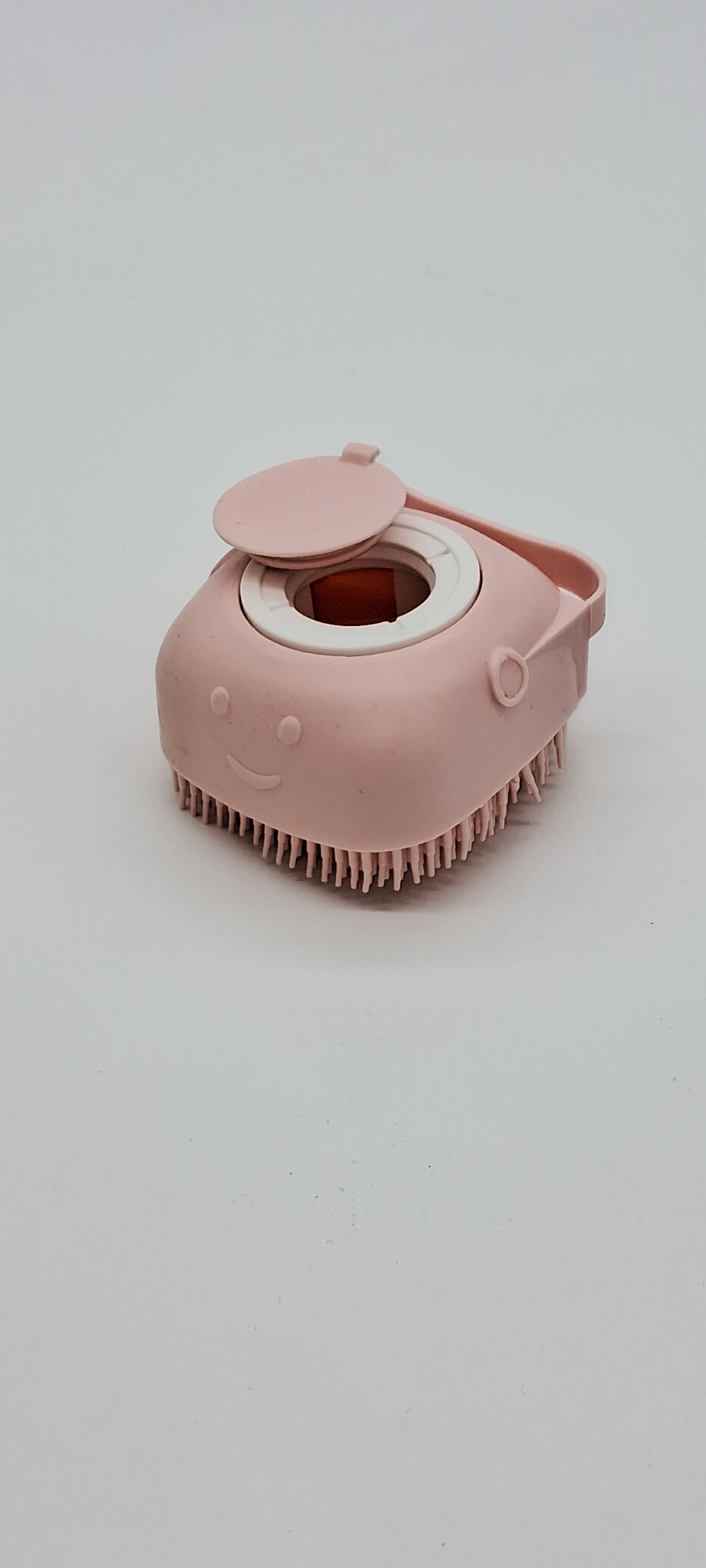 Pamper Shampoo &amp; Massage Brush