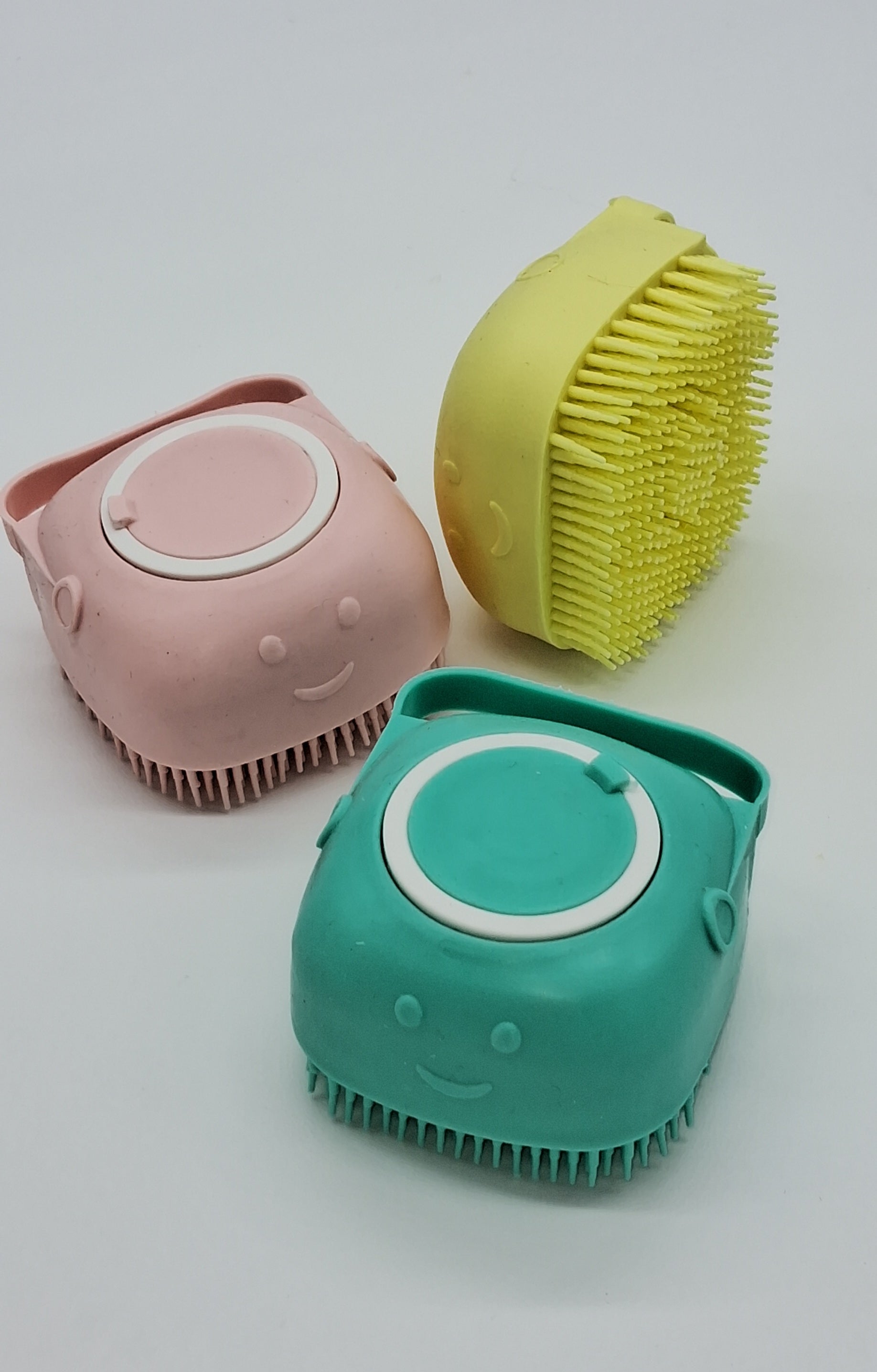 Pamper Shampoo &amp; Massage Brush