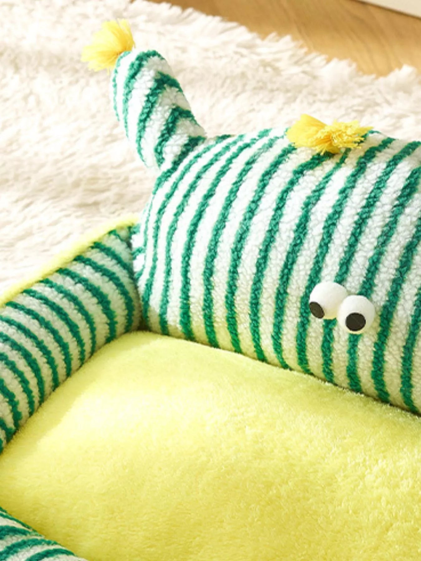 Striped Monster Design Pet Nest