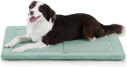 Made4Pets Dog Crate Pad Bed for Medium Large Dogs, Washable &amp; Reversible, Anti-Slip Kennel Mat for Cozy Sleeping, Soft Fluffy Dog Bed for Indoor &amp; Outdoor Use, 35"x23", Green