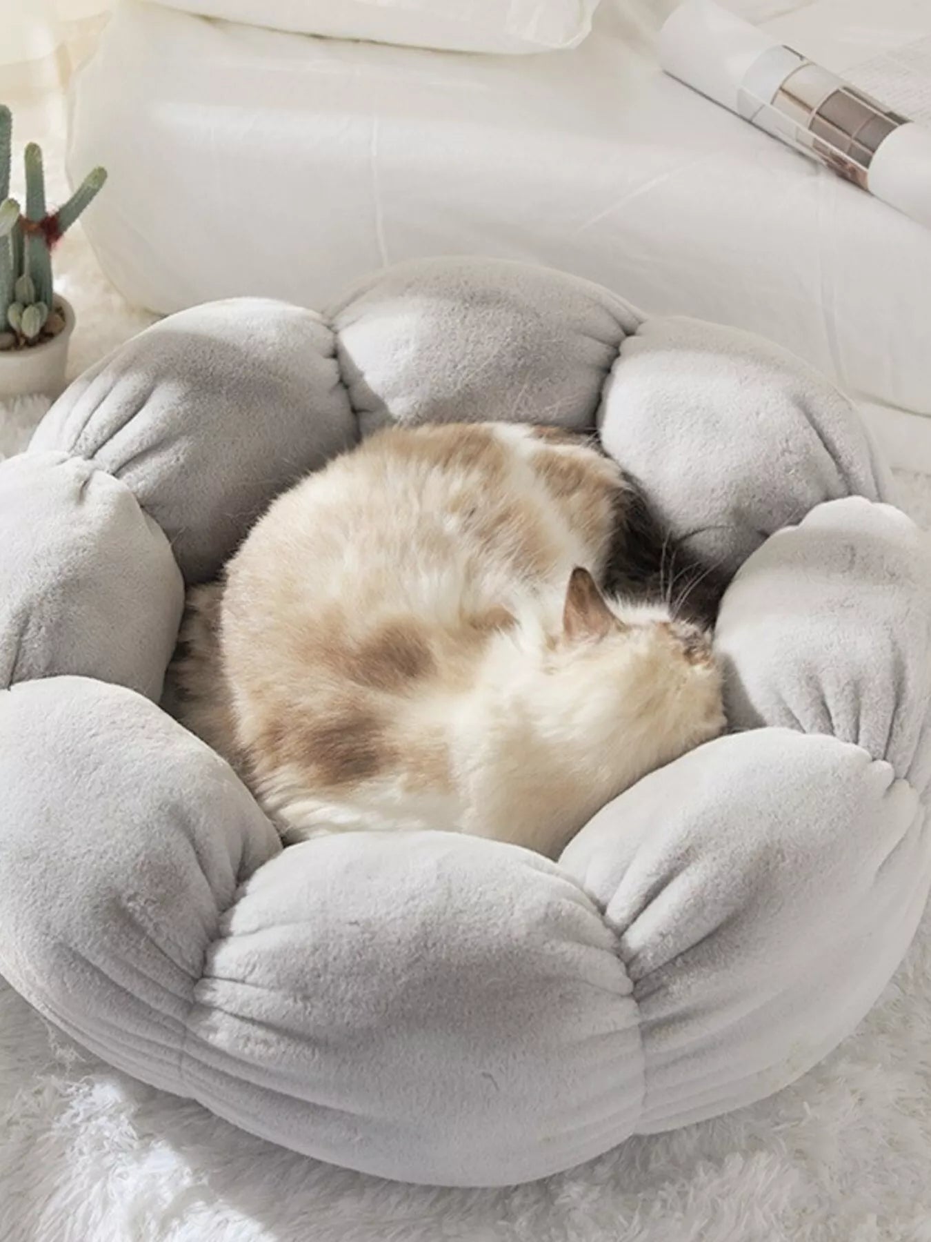 Round Plush Pet Nest with Cloud Pillow
