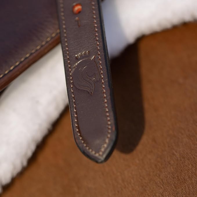 Equinavia Eidsvoll Close Contact English Saddle Pad | Horse Saddle Pad with Shock Absorbing Fleece Top | Hook &amp; Loop Billet Straps, Secure Fit | Breathable for All Riding Styles