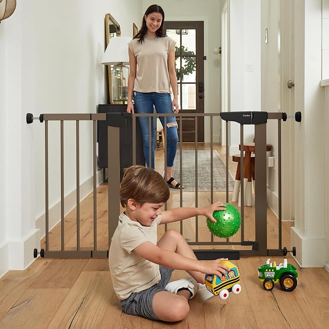 Cumbor 29.7-46" Baby Gate for Stairs, Mom&