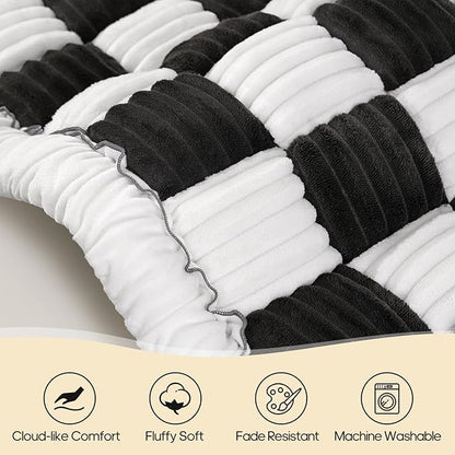 Backseat Pet Bed Mat, Non-Slip Plaid Dog Bed for Car Back Seat, Flannel Backseat Dog Bed, Fit for Backseat Extenders and Trucks SUVs (Black&amp;White, 24.8x54 inch)