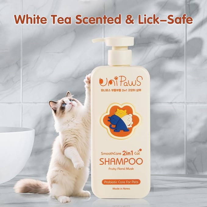 UNIPAWS Cat Shampoo &amp; Conditioner 2-in-1, EWG Verified, Anti-Dandruff &amp; Deshedding for Soft and Shiny Coat, Probiotics Smoothcare for Itchy, Dry Skin, Gifts for Cat Lovers, Made in Korea, 16.9 Fl Oz