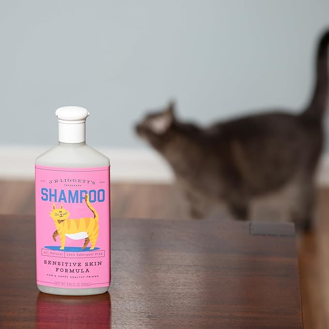 JR Liggett’s Natural Liquid Cat Shampoo for Sensitive Skin - 100% Detergent Free, Non-GMO &amp; Biodegradable - Tear-Free, Hypoallergenic Formula Soothes Dry Itchy Skin - Safe for Puppies - 8.45 fl oz