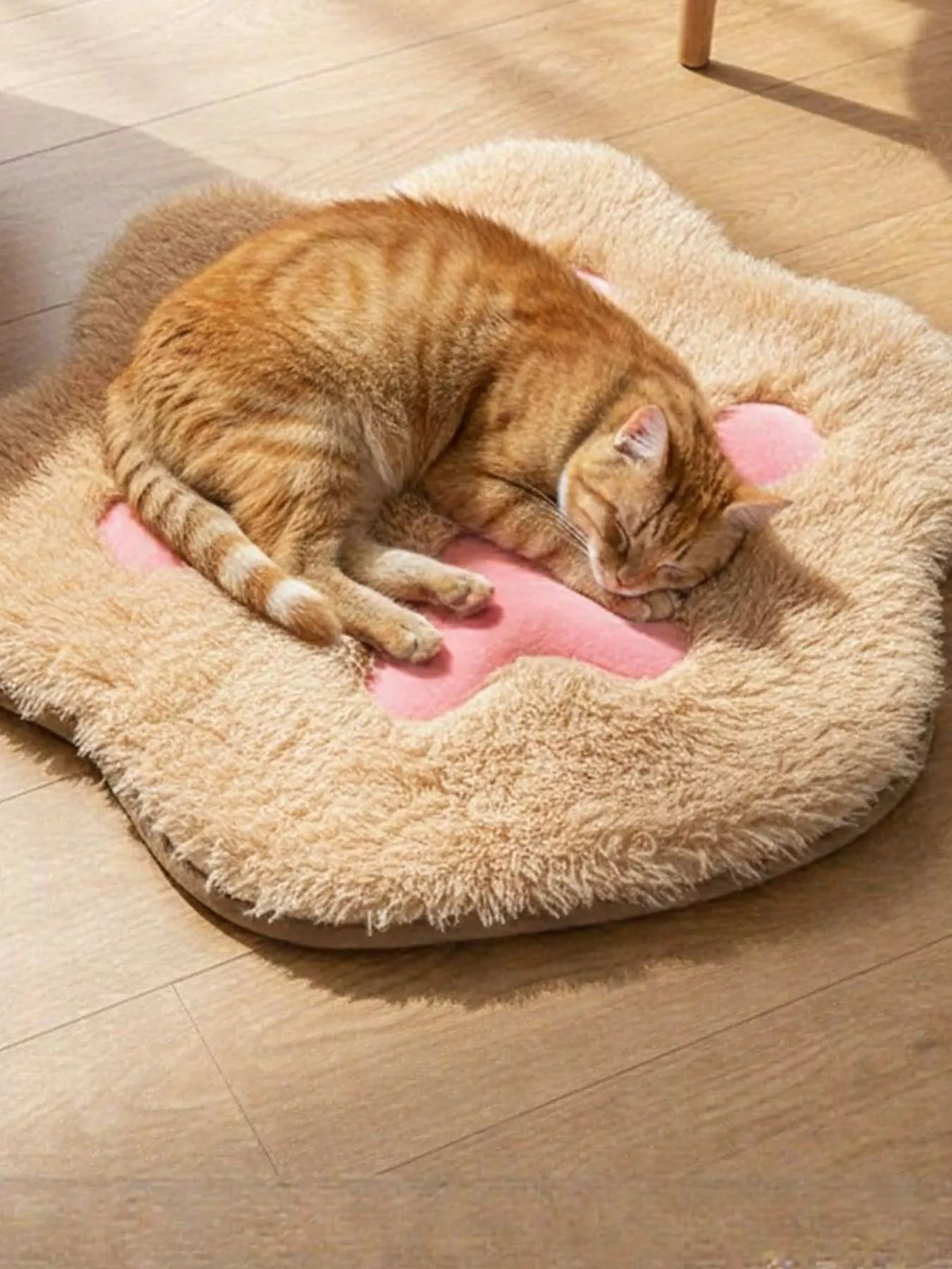 Cute Paw Shape Plush Pet Mat