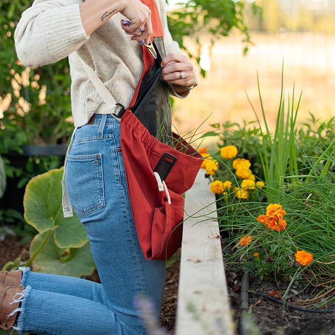 Roo Gardening Apron with Pockets &amp; Harvesting, Picking Pouch - Adjustable, Water-resistant, Washable Canvas Cotton