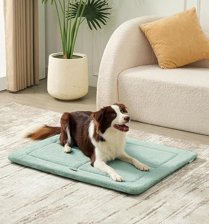 Made4Pets Dog Crate Pad Bed for Medium Dogs, Washable &amp; Reversible, Anti-Slip Kennel Mat for Cozy Sleeping, Soft Fluffy Dog Bed for Indoor &amp; Outdoor Use, 29"x21", Green