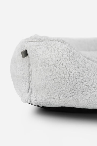 Chester &amp; Lee | Furry Sleeper Dog Bed Gray