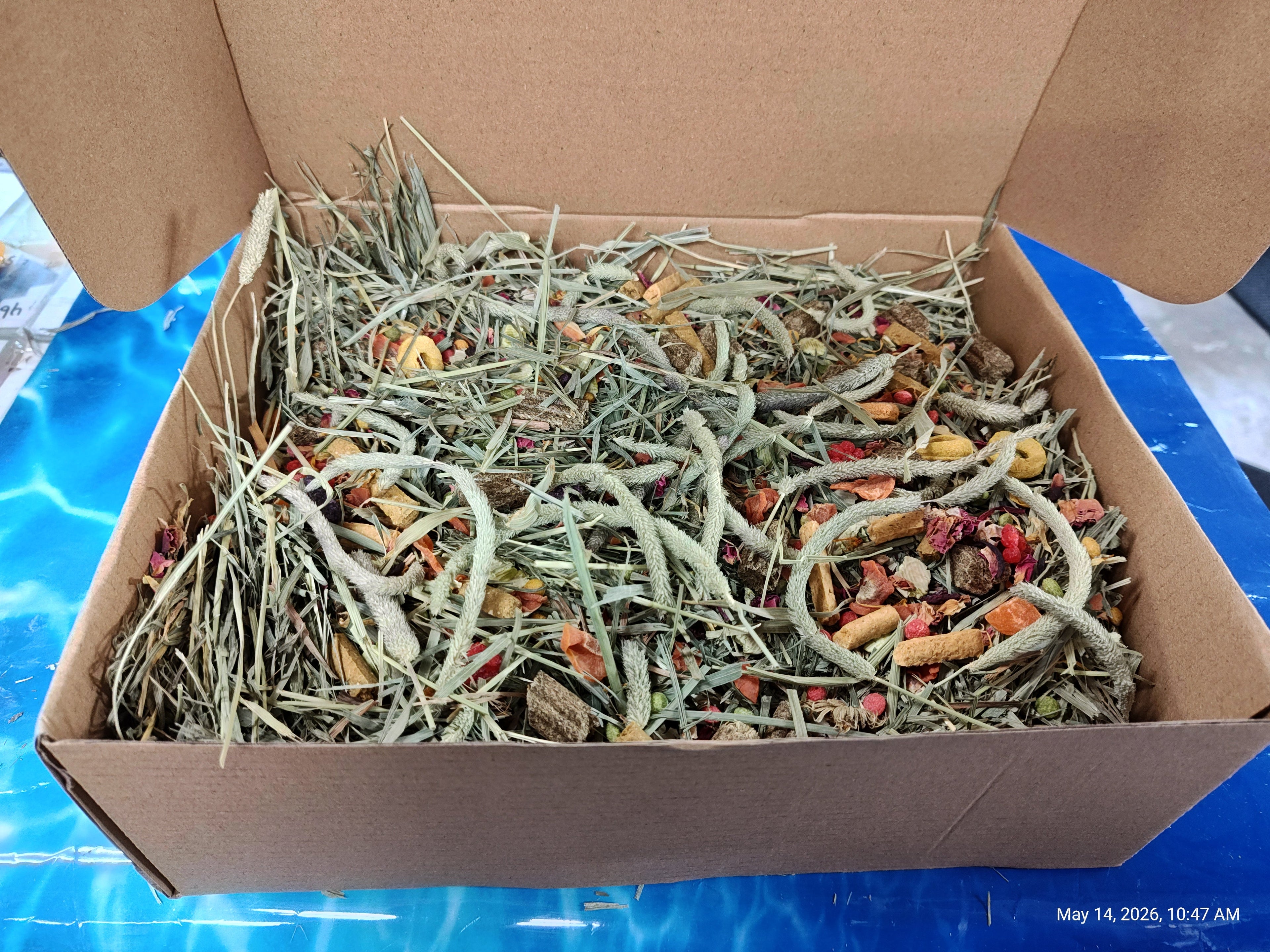 Fun &amp; Forage Box  "No More Boredom" Box - Chinchillas, Guinea Pigs, Rabbits 26 OZ BOX