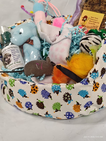 Cuddle Cup dig Box  Lots of toys Great for Hedgehogs &amp; Exotics