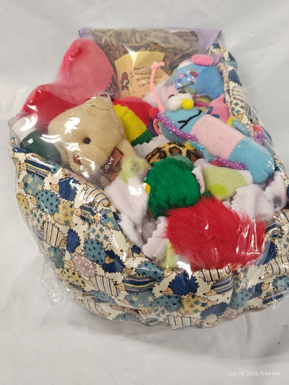 Cuddle Cup dig Box  Lots of toys Great for Hedgehogs &amp; Exotics