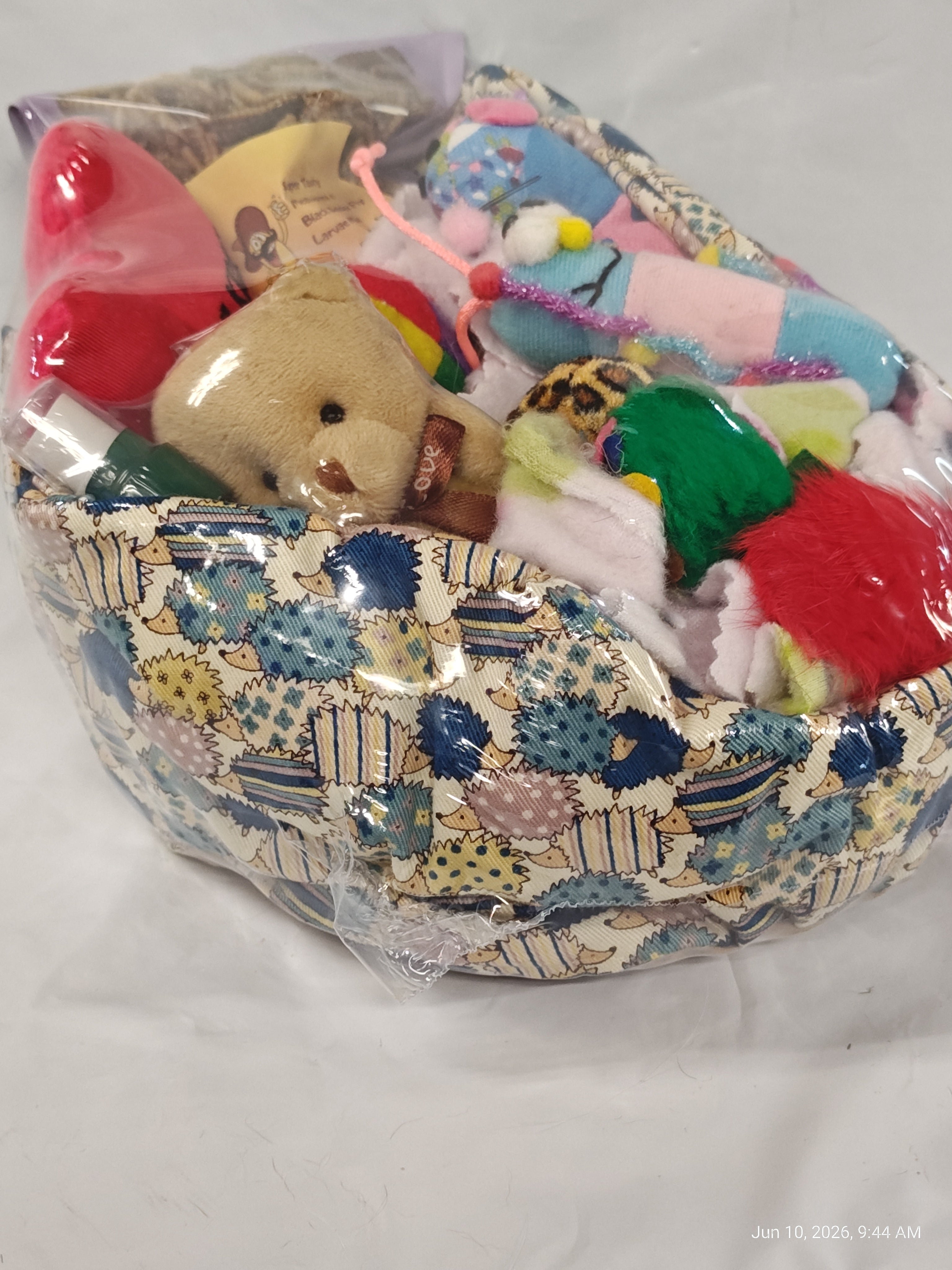 Cuddle Cup dig Box  Lots of toys Great for Hedgehogs &amp; Exotics