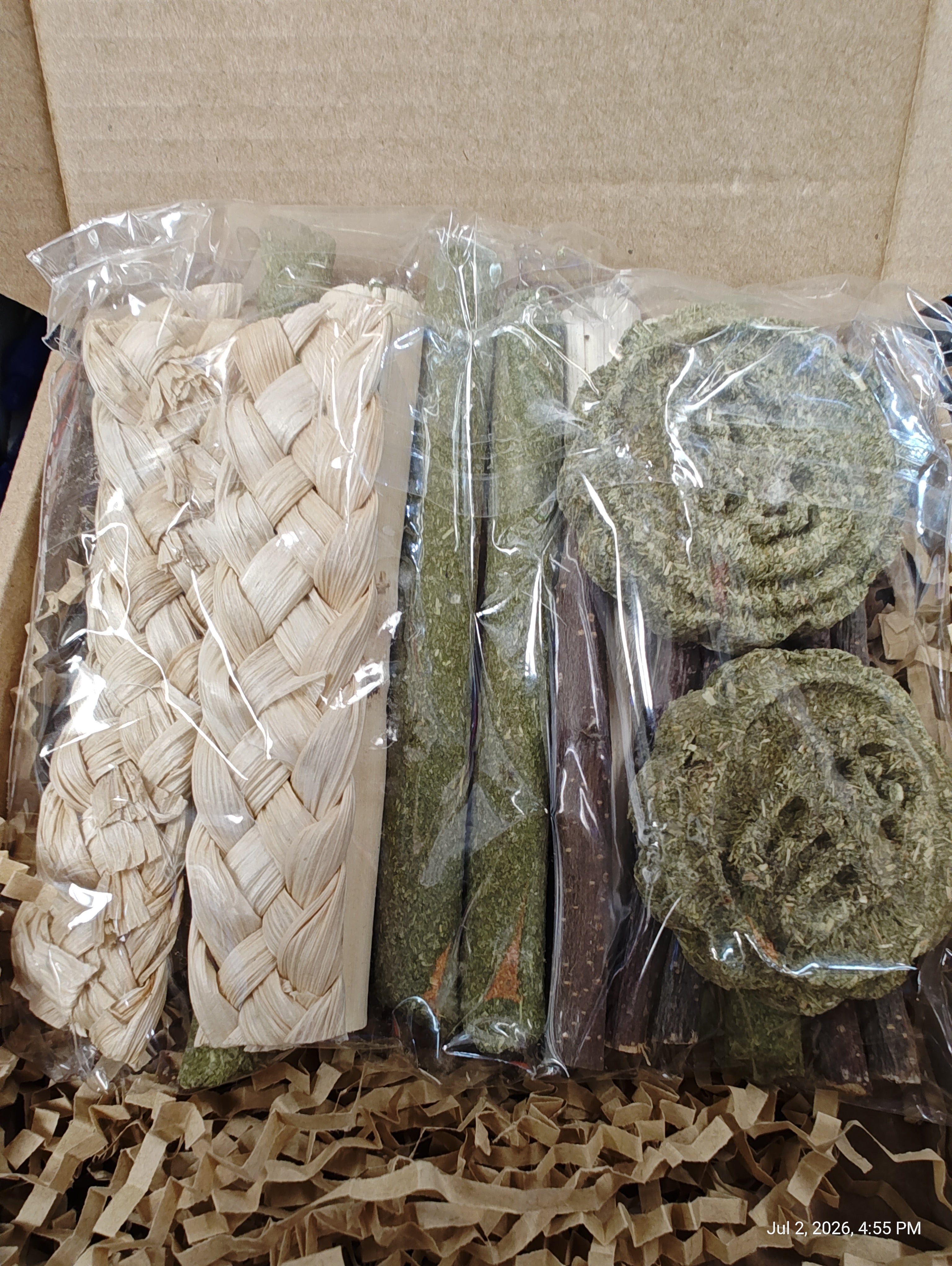 Play &amp; Chew Toys &amp; More Perfect for Cavy, Rabbits &amp; Rodents