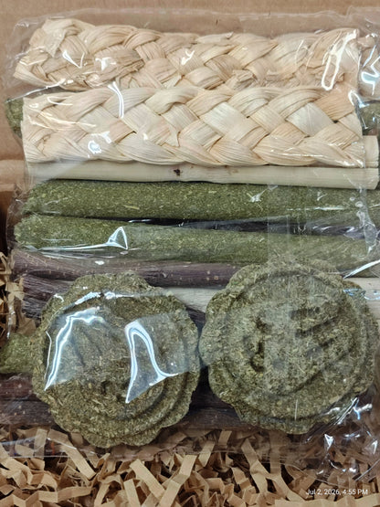 Play &amp; Chew Toys &amp; More Perfect for Cavy, Rabbits &amp; Rodents