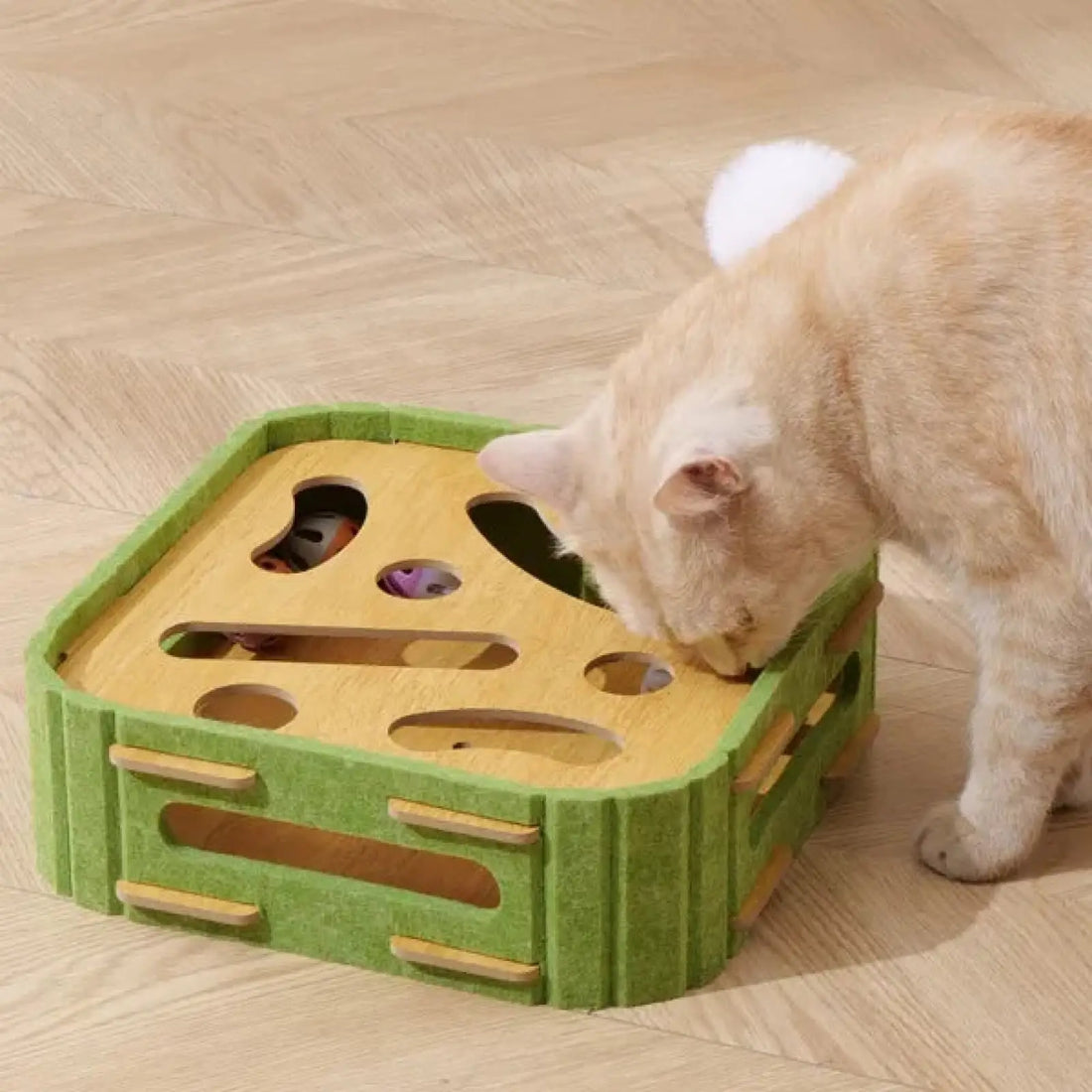 Cat Scratcher Toy with Interactive Balls 30cm Green