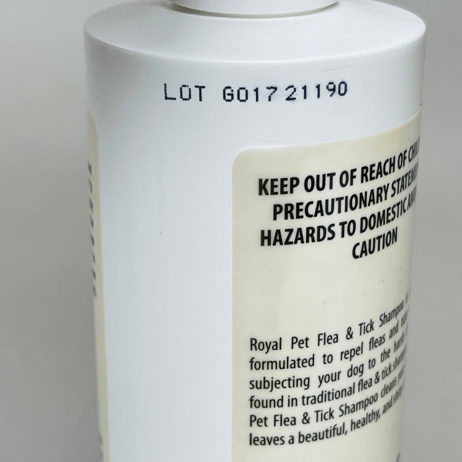 ROYAL PET Flea &amp; Tick Shampoo 12-PACK for Dogs USA 8 fl oz (New)